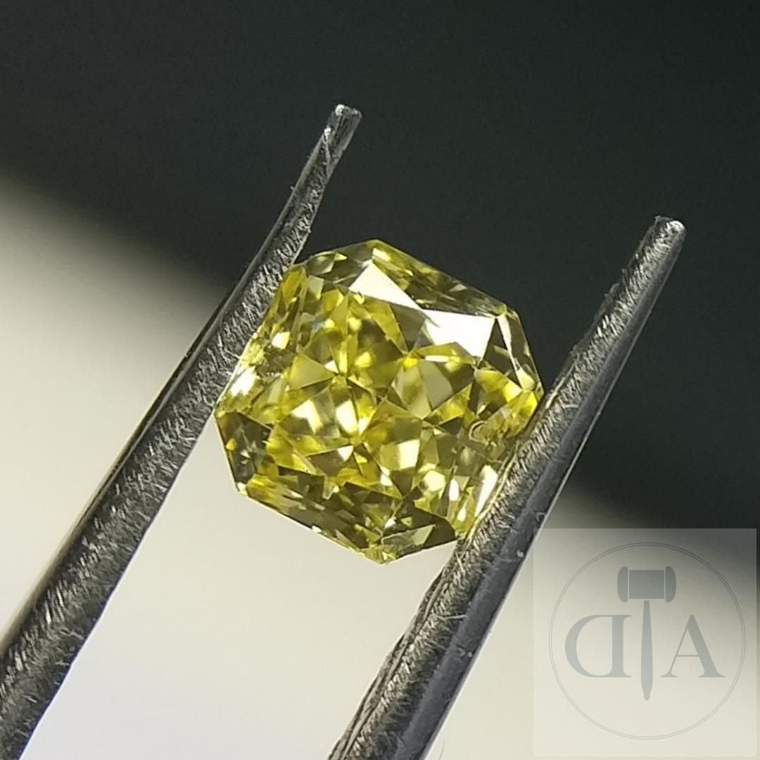 Fancy yellow diamond / Diamand jaune Diamante 0.19ct Certificado GIA

- Certific&hellip;