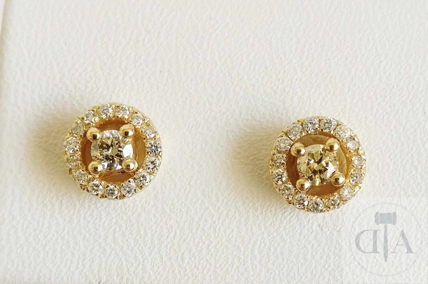 Null Boucles d'oreilles en diamant de 0,37 ct

- Matière : Or jaune 18 kt. Or ja&hellip;