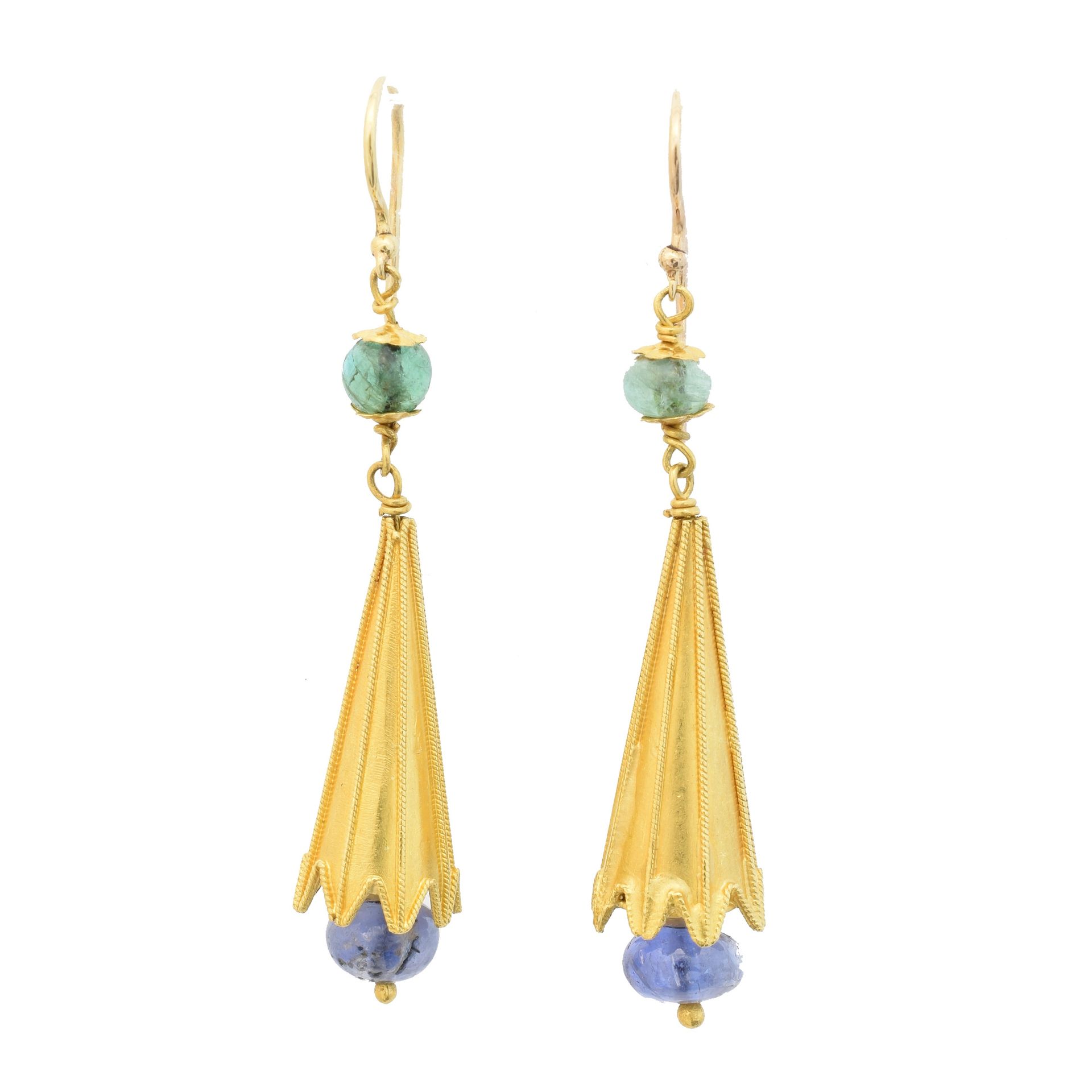 A pair of emerald and sapphire earrings, 
Une paire de boucles d'oreilles en éme&hellip;