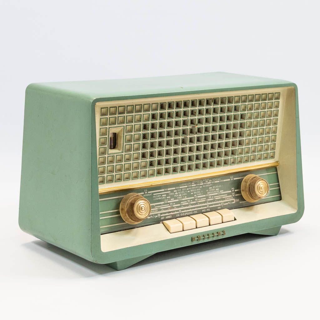 A vintage Phillips radio, type BD284U, made with green b…