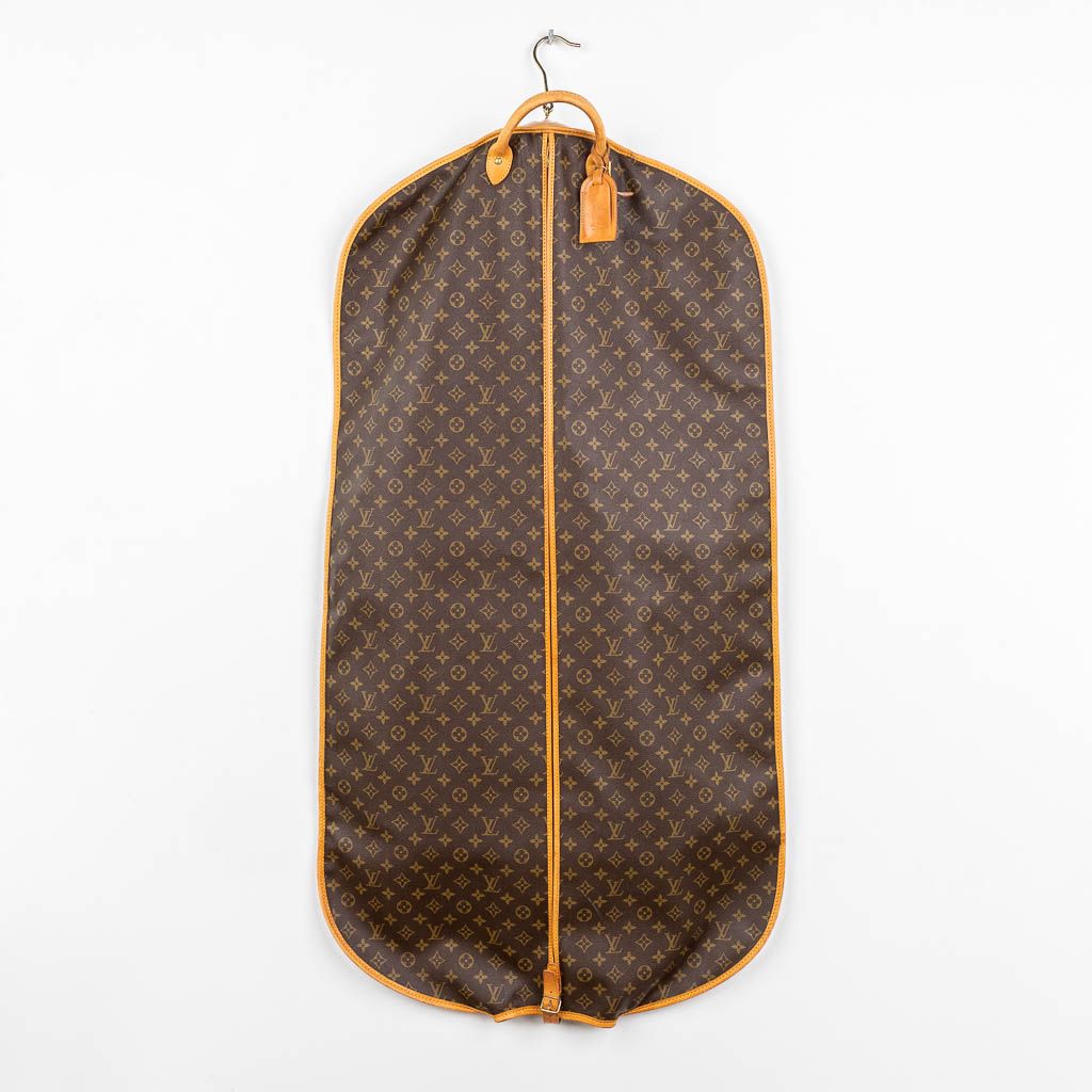 Louis Vuitton, una bolsa de almacenamiento de trajes de …