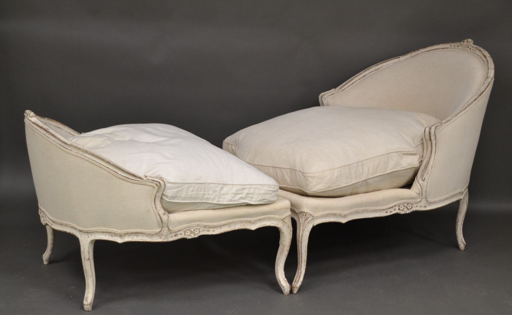 Null Duchesse brisée in molded painted beech, carved with a white patina, with a&hellip;