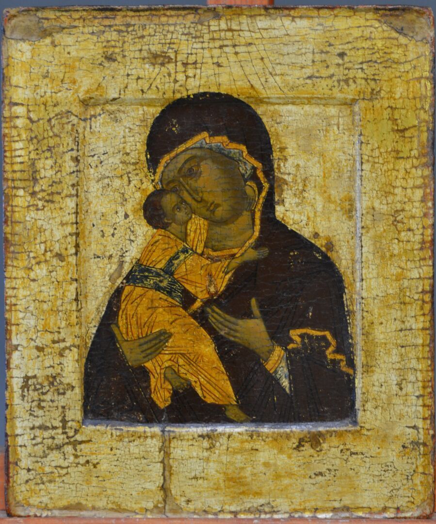 Null 弗拉基米尔圣母19 世纪的俄罗斯圣像。木板上的钢笔画和金色高光。 
34 厘米 x 28 厘米