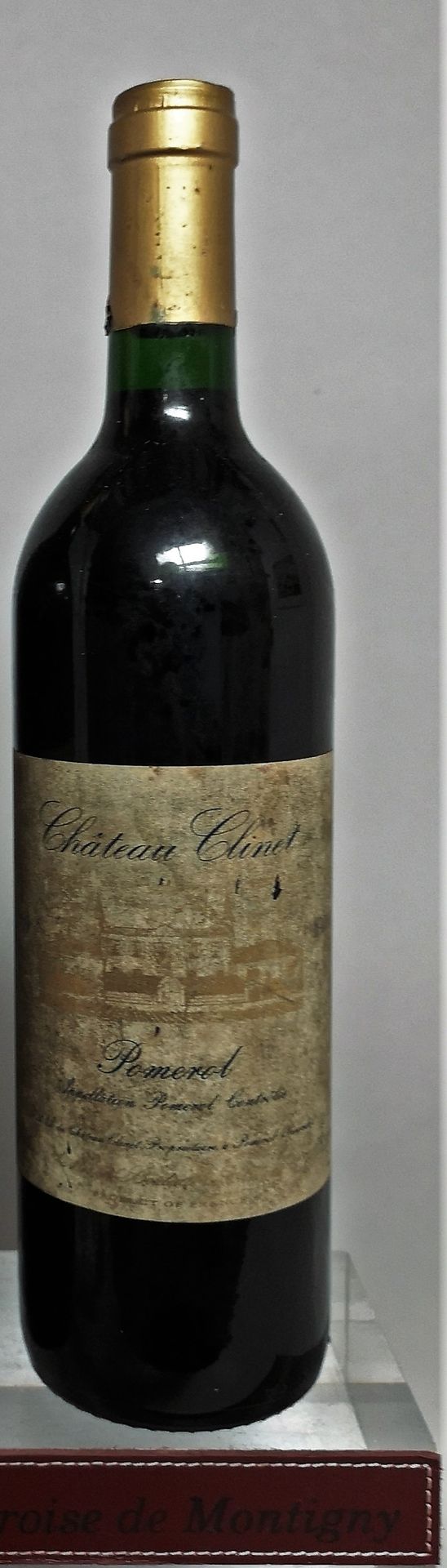 Null 
1 bottle CHÂTEAU CLINET - POMEROL 1989 Stained labels.

LOT SOLD ON DESIGN&hellip;