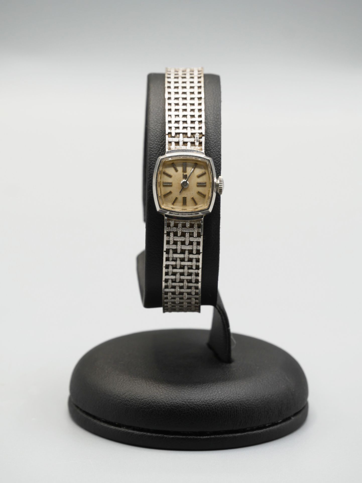 Null Lip, montre bracelet de dame à bracelet intégré en or blanc (poinçon hibou)&hellip;