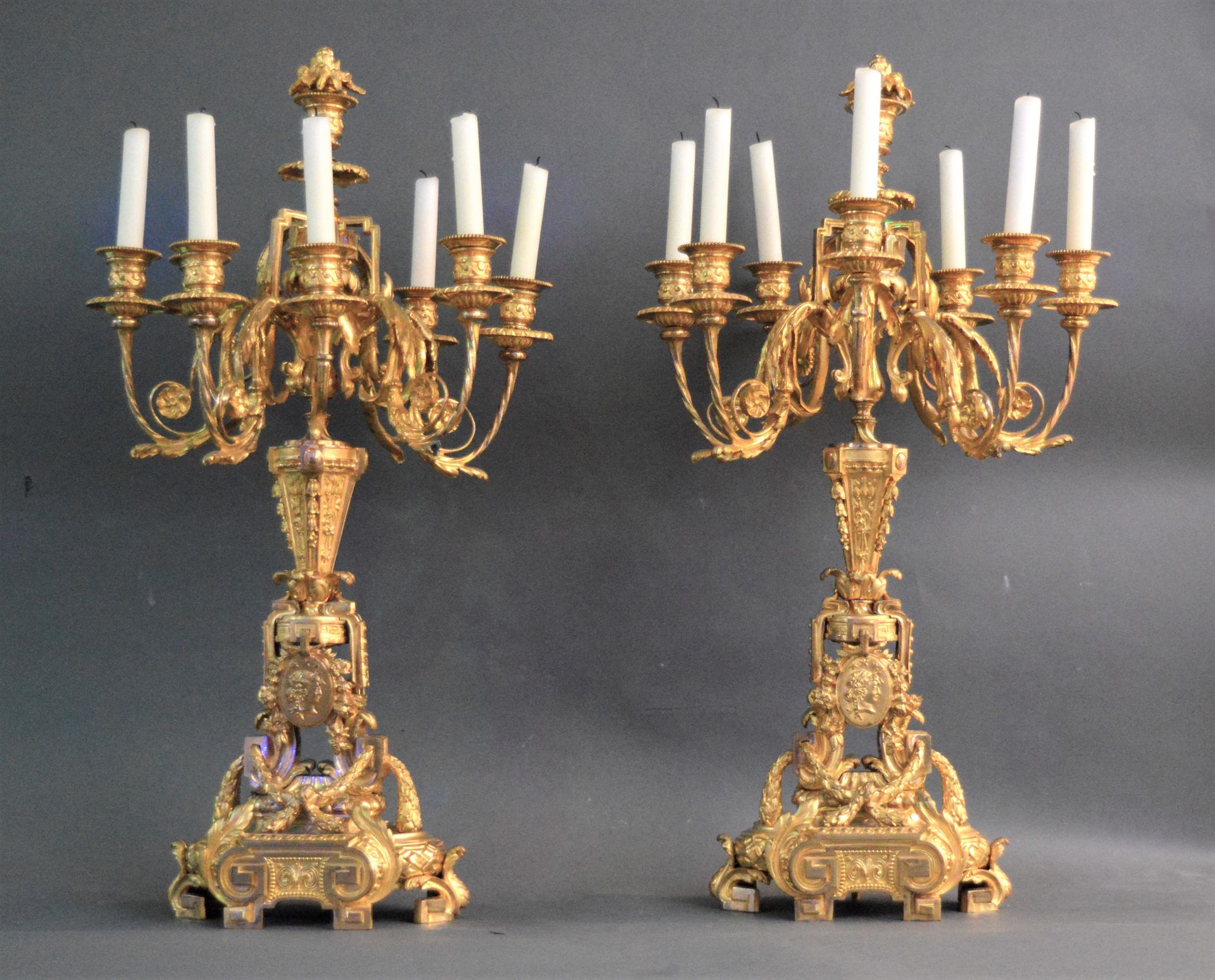 GRANDE Paire de Candélabres en bronze doré de style néo-classique à 6 bras de lu&hellip;