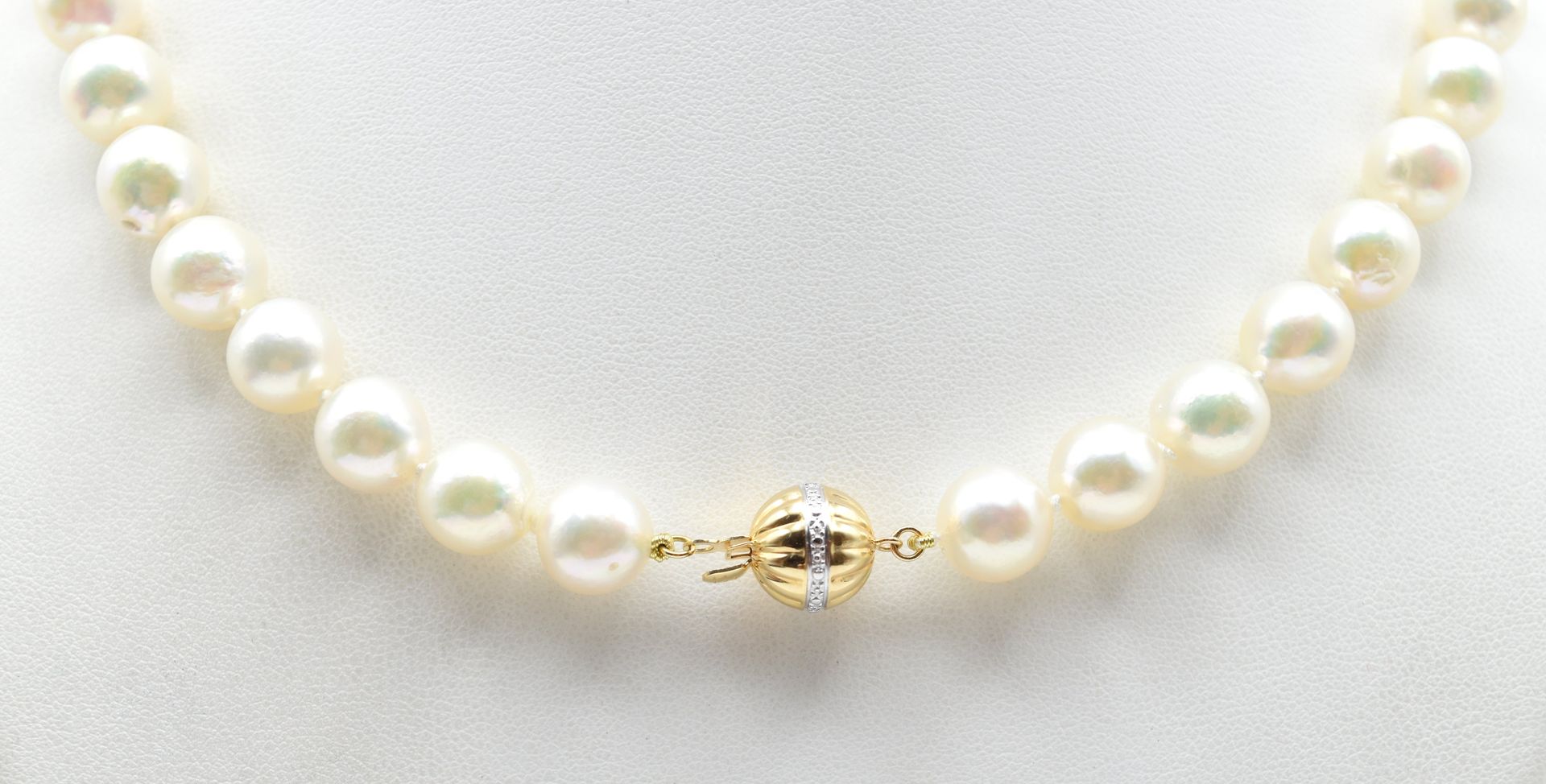 Null Collier de perles de culture Akoya (9.5-10 mm) avec fermoir en or jaune et &hellip;