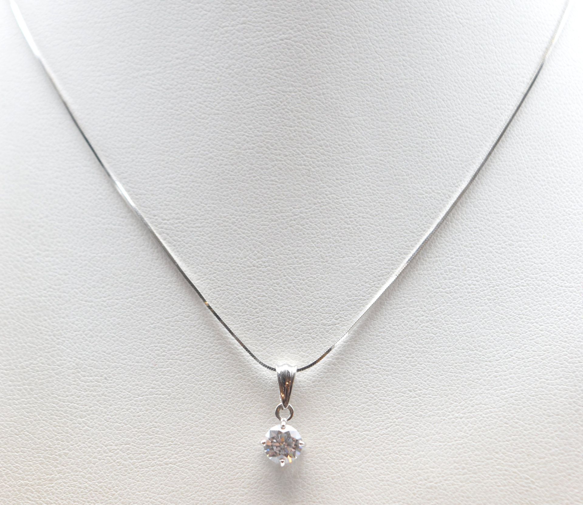 Null Necklace and pendant in 18 kt white gold (fake stone) - 4 g gross (42.5 cm)&hellip;