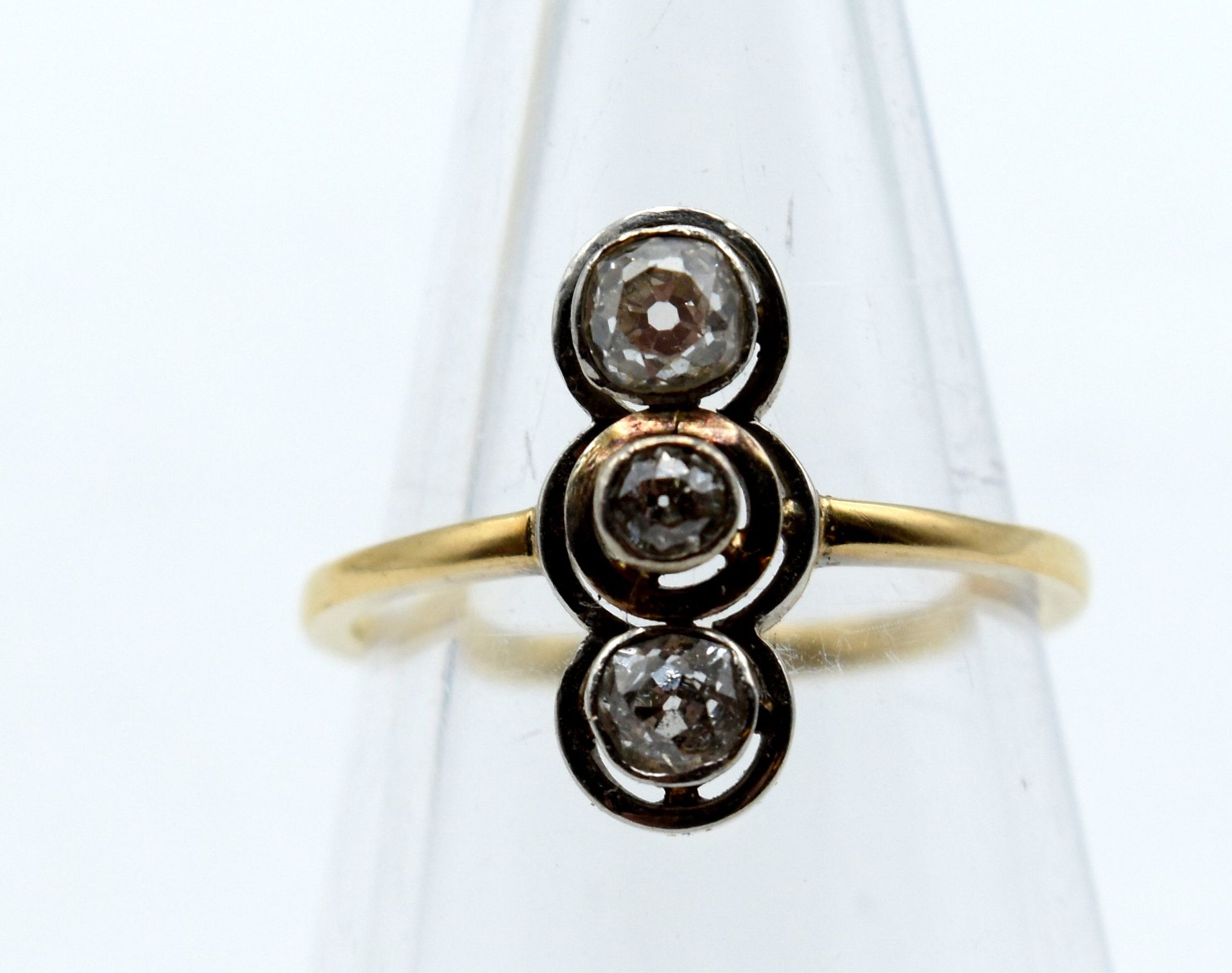 Null Ring aus 14 kt Gelb- und Weißgold, besetzt mit 3 Diamanten mit altem Schlif&hellip;