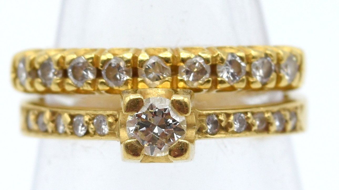 Null 2 anillos de oro amarillo de 18 quilates engastados con 1 brillante +/- 0,2&hellip;