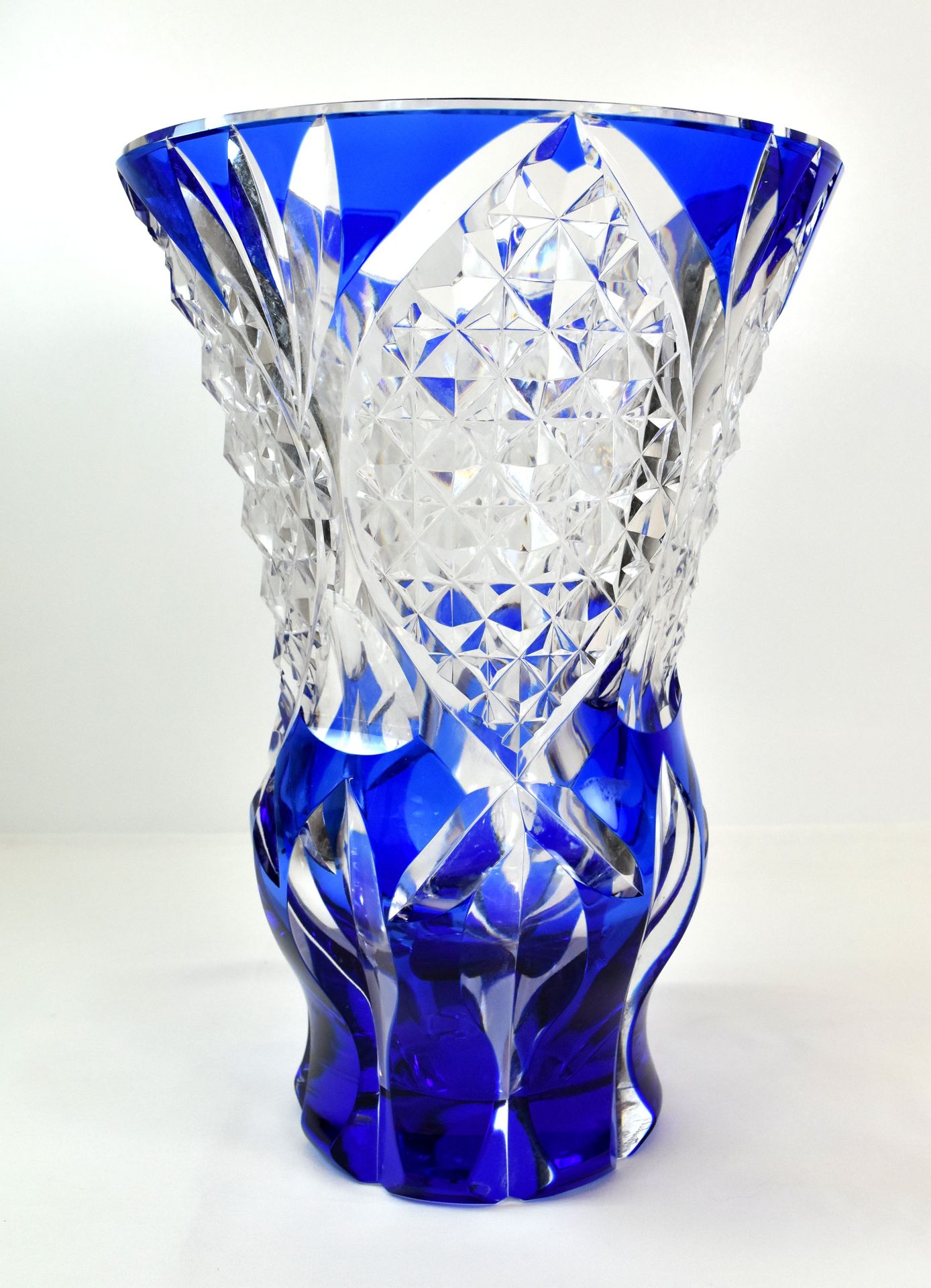 Null Two-coloured crystal vase signed VAL SAINT LAMBERT + original box (H: 32.5 &hellip;