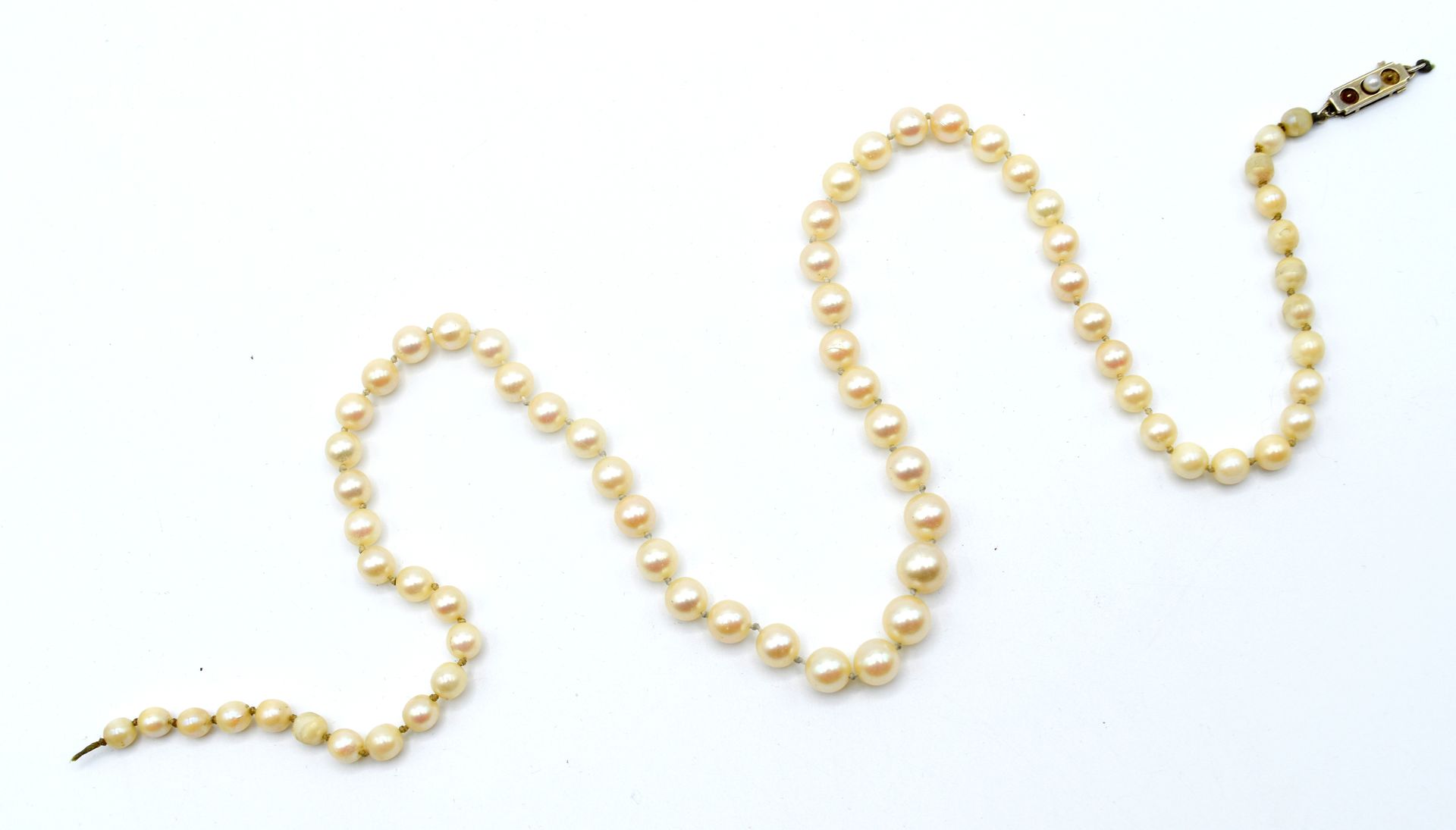Null Collier de perles avec fermoir en or blanc 18 ct (cassé, perles manquent da&hellip;