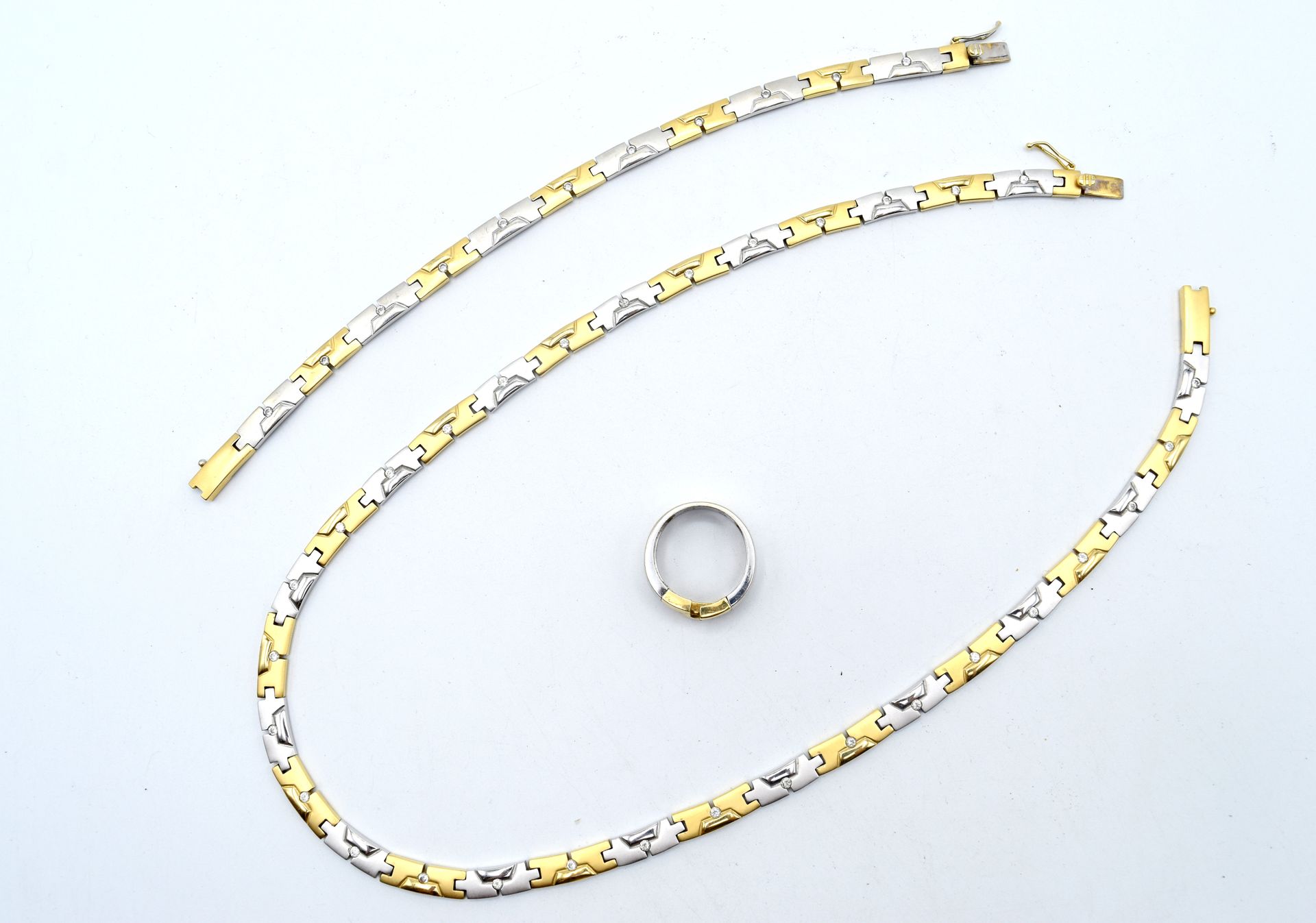 Null Ring, Halskette und Armband aus 14 Karat Gelb- und Weißgold (falsche Steine&hellip;