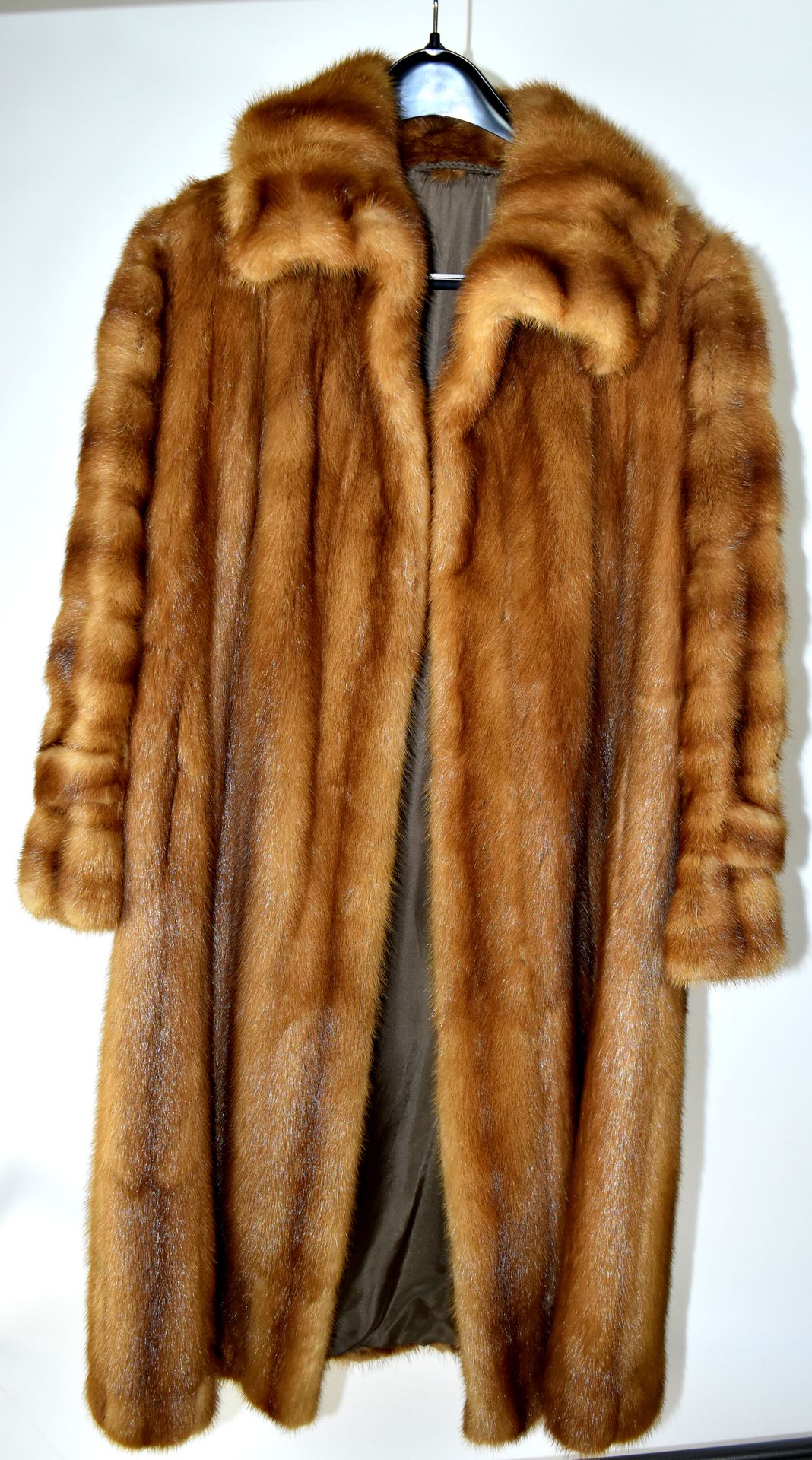 Null Light mink coat A.GRAULS (Size: 48) 

NL :

 Mantel in lichte nerts A.GRAUL&hellip;