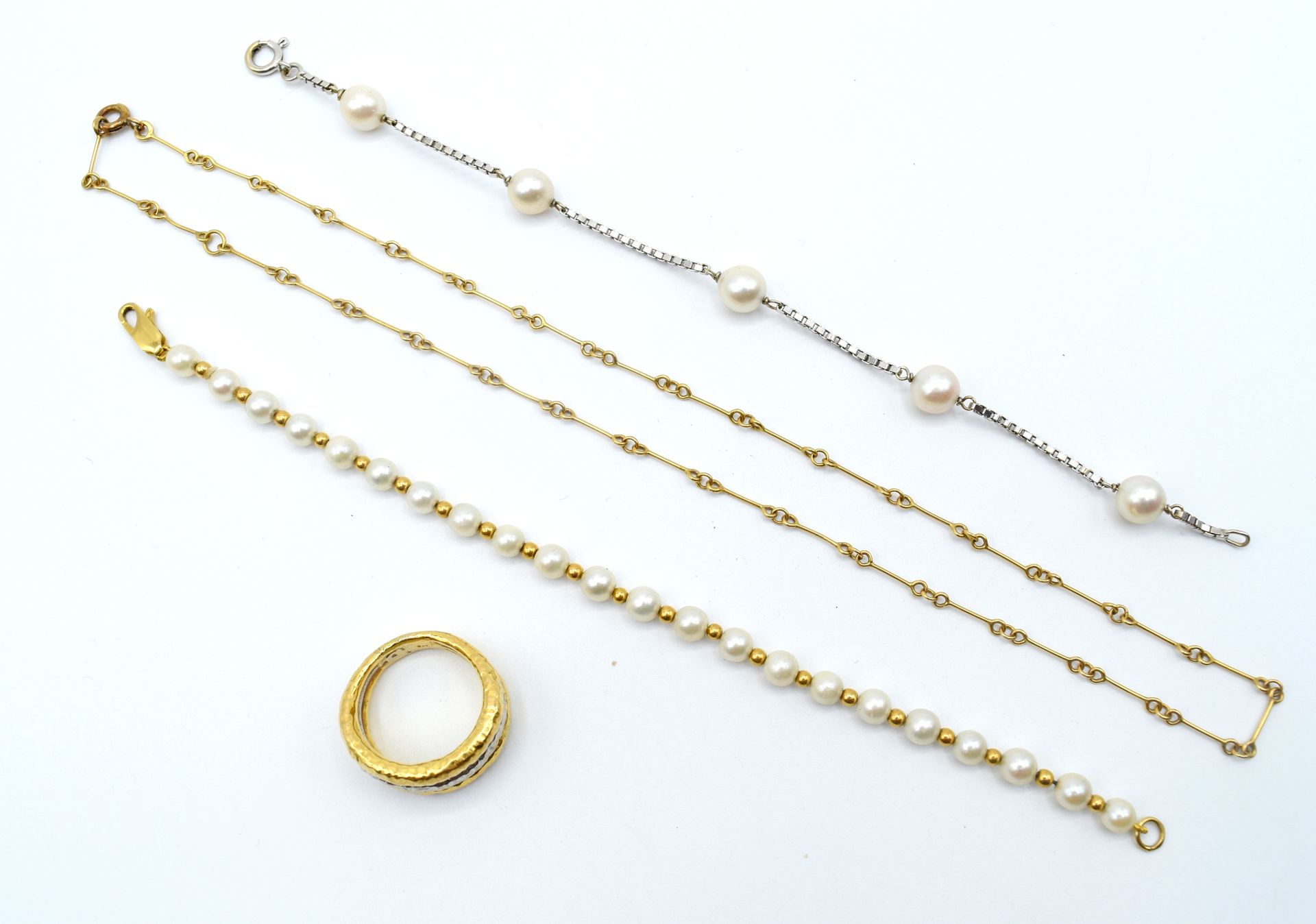 Null Ring, necklace and 2 bracelets in 18 ct yellow and white gold (pearls, dama&hellip;