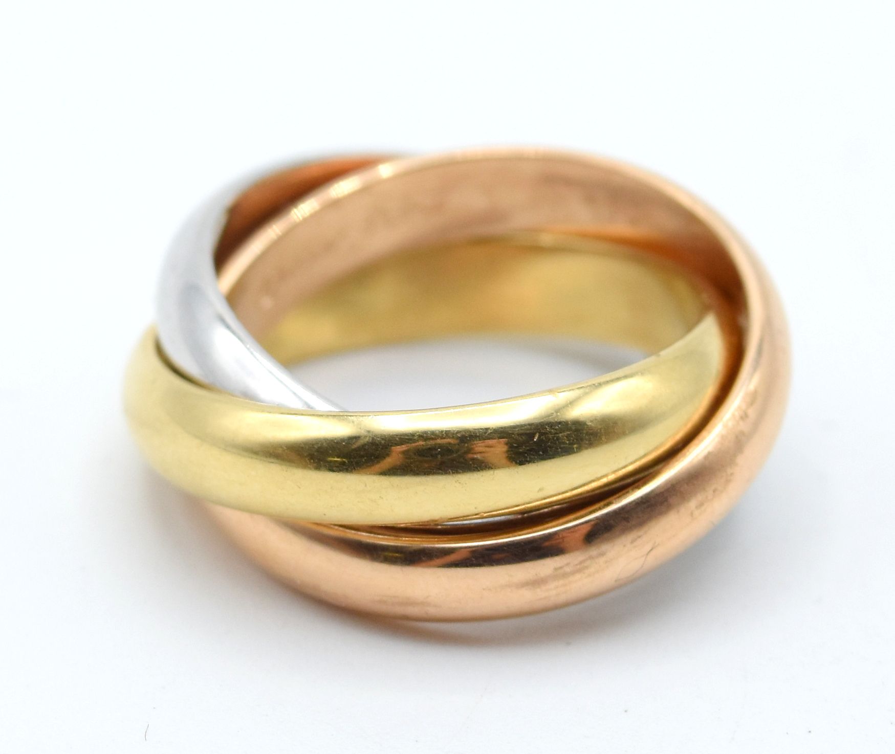 Null Alianza CARTIER Trinity 3 colores oro 18 ct - 12,9 g (Talla: 52) 

NL :

 T&hellip;