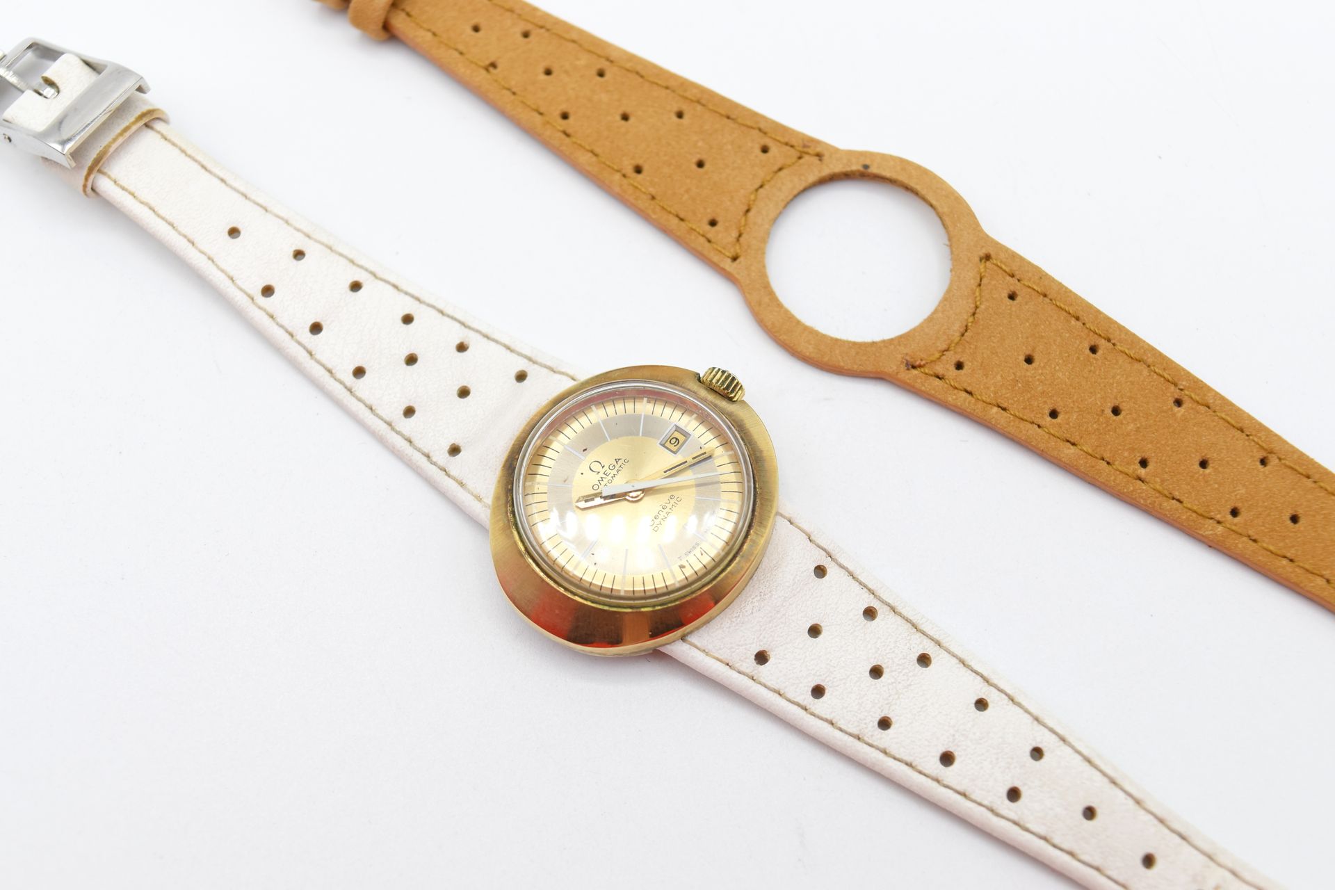Null Bracelet-montre dame en plaqué or Omega Dynamic automatique (bracelet en cu&hellip;