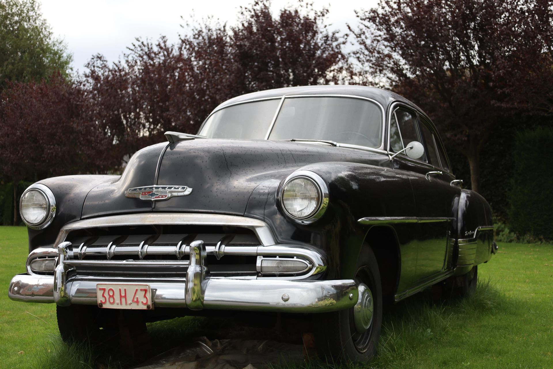 Zwarte Chevrolet Styleline Deluxe 2103.1069 anno 1952, k…