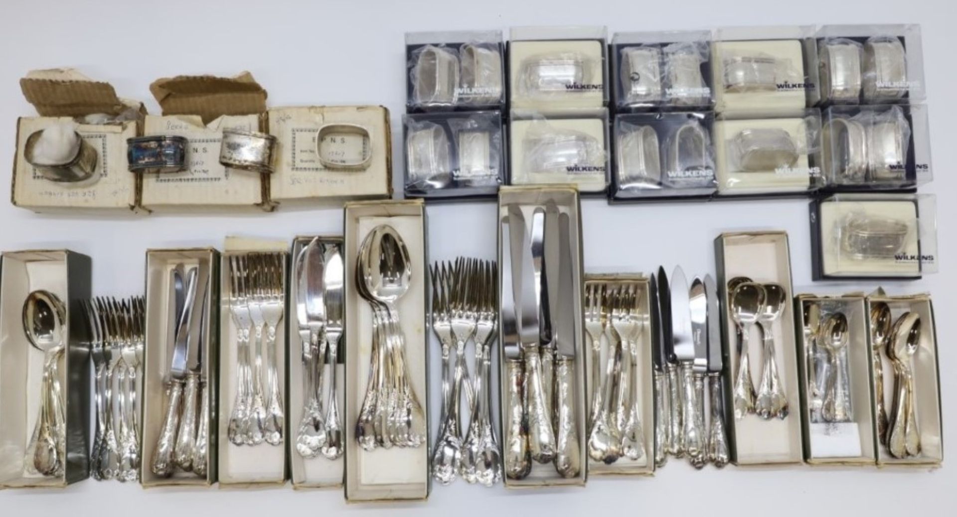Null Parts of Christofle cutlery with floral motifs (six pieces per set) + silve&hellip;