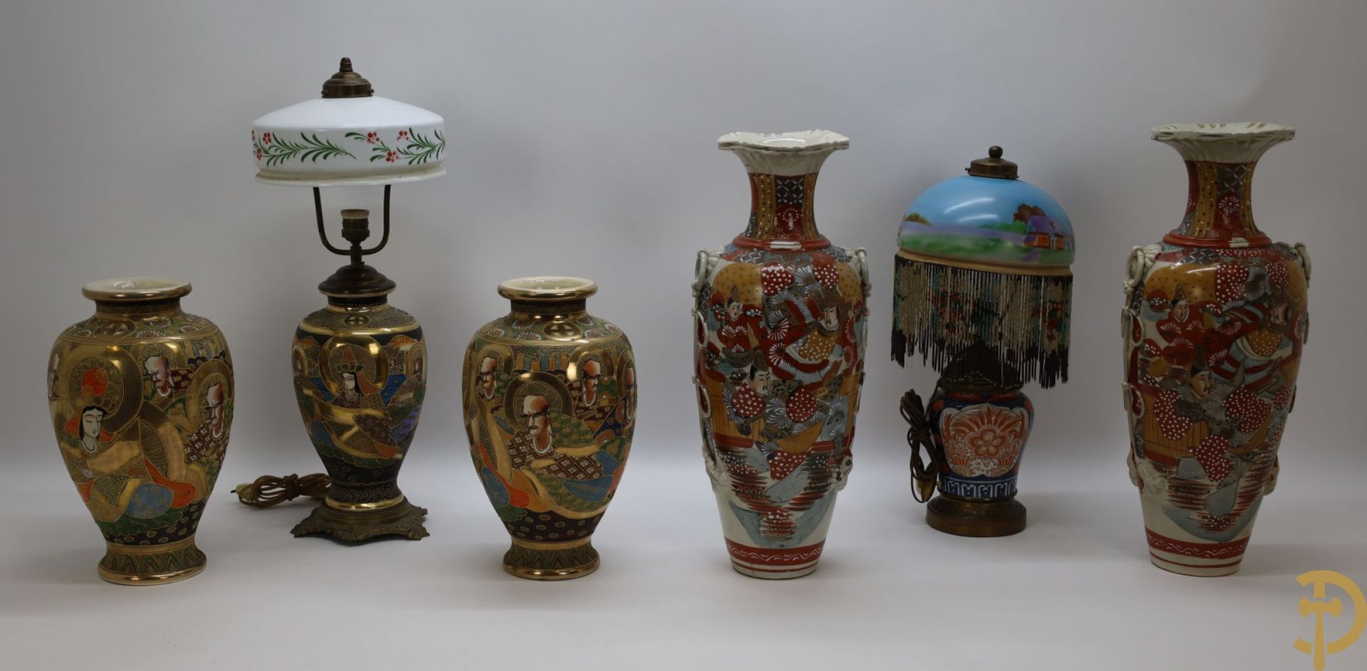 Null 一对Satsumat花瓶+Satsumat花瓶改装成灯笼+2个日本人物的花瓶+Lampadaire与Imari瓷器的轿子｜Satsumat高度37厘米&hellip;