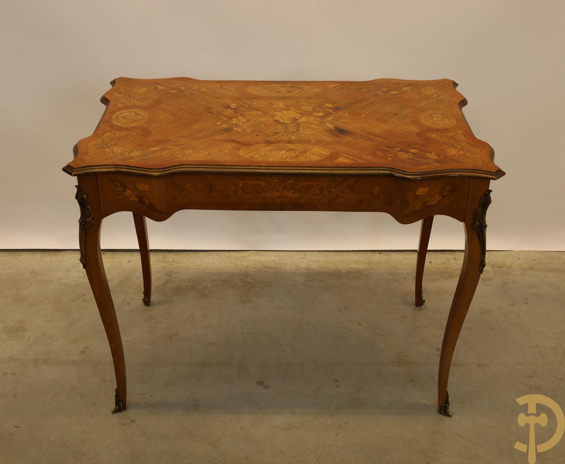 Null Marked writing desk with drawer, floral marquetry and bronze hardware |.