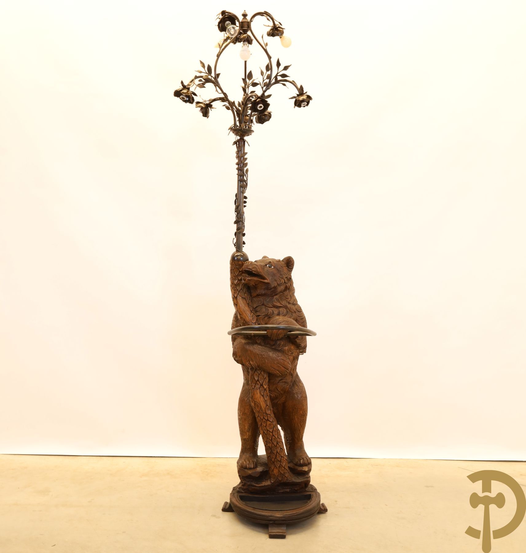 Null Ours de la forêt noire sculpté en bois avec porte-parapluie et lampe de sal&hellip;