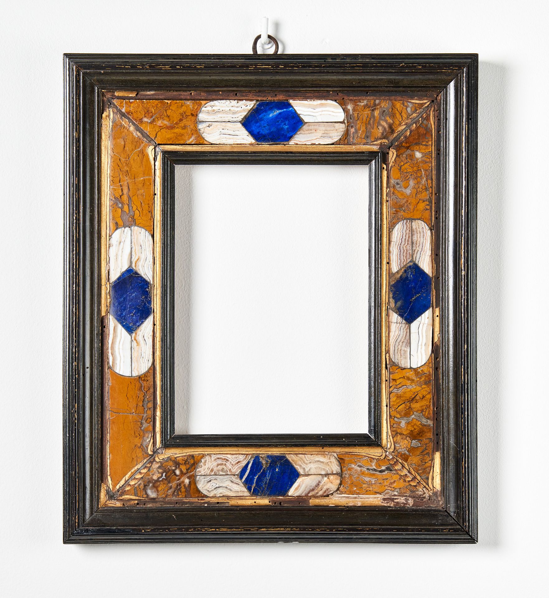 Null A HARD STONE MARQUETRY FRAME

Rome, first of the quarter of the 17th centur&hellip;