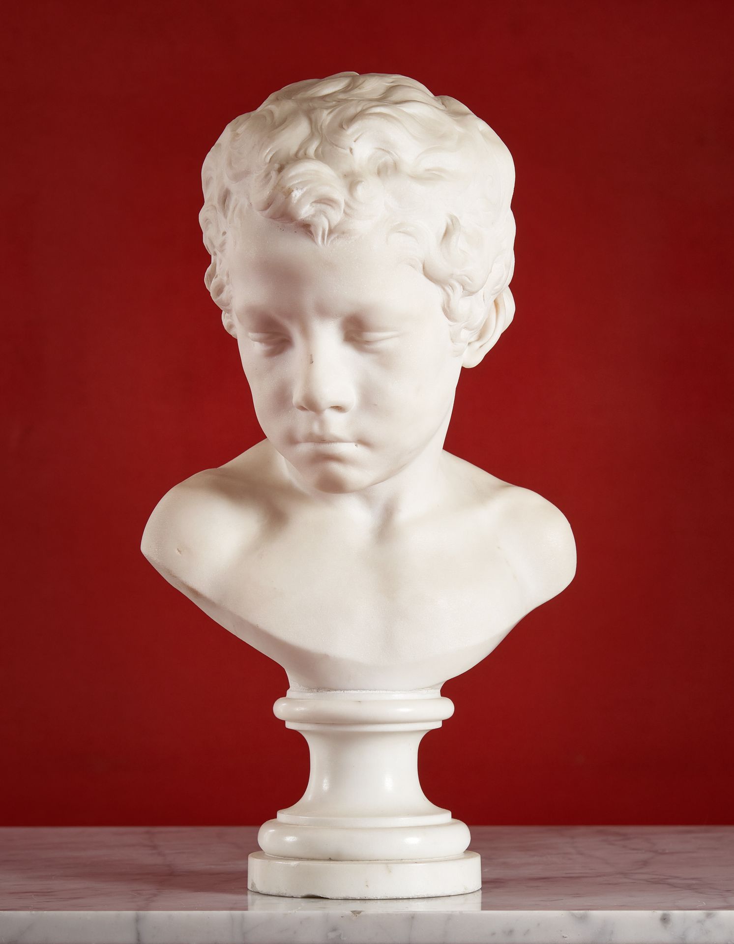 Null 朱利安-迪伦(1849-1904)

儿童半身像

卡拉拉大理石雕塑，已签名

高：34厘米（不含基座）

出处：B伯爵夫人及其家族，法国著名汉学家和&hellip;