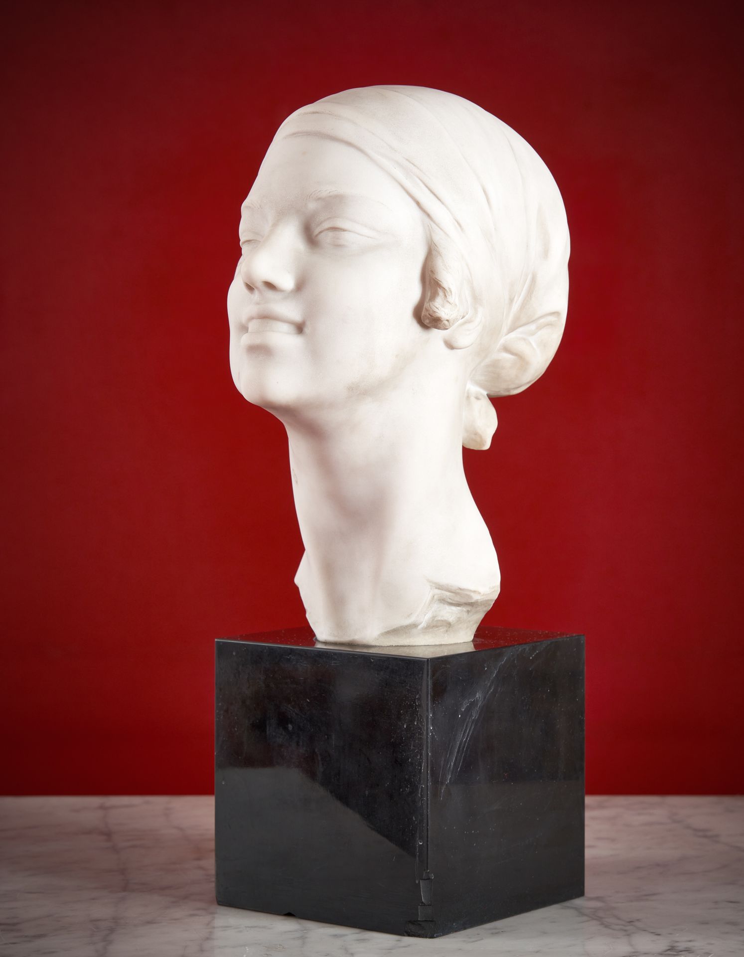 Null 阿玛迪奥-吉纳雷利(1881-1943)

吉普赛人

卡拉拉大理石雕刻，底座上有签名

高：35厘米

出处：B伯爵夫人和她的家人，法国著名的汉学家&hellip;