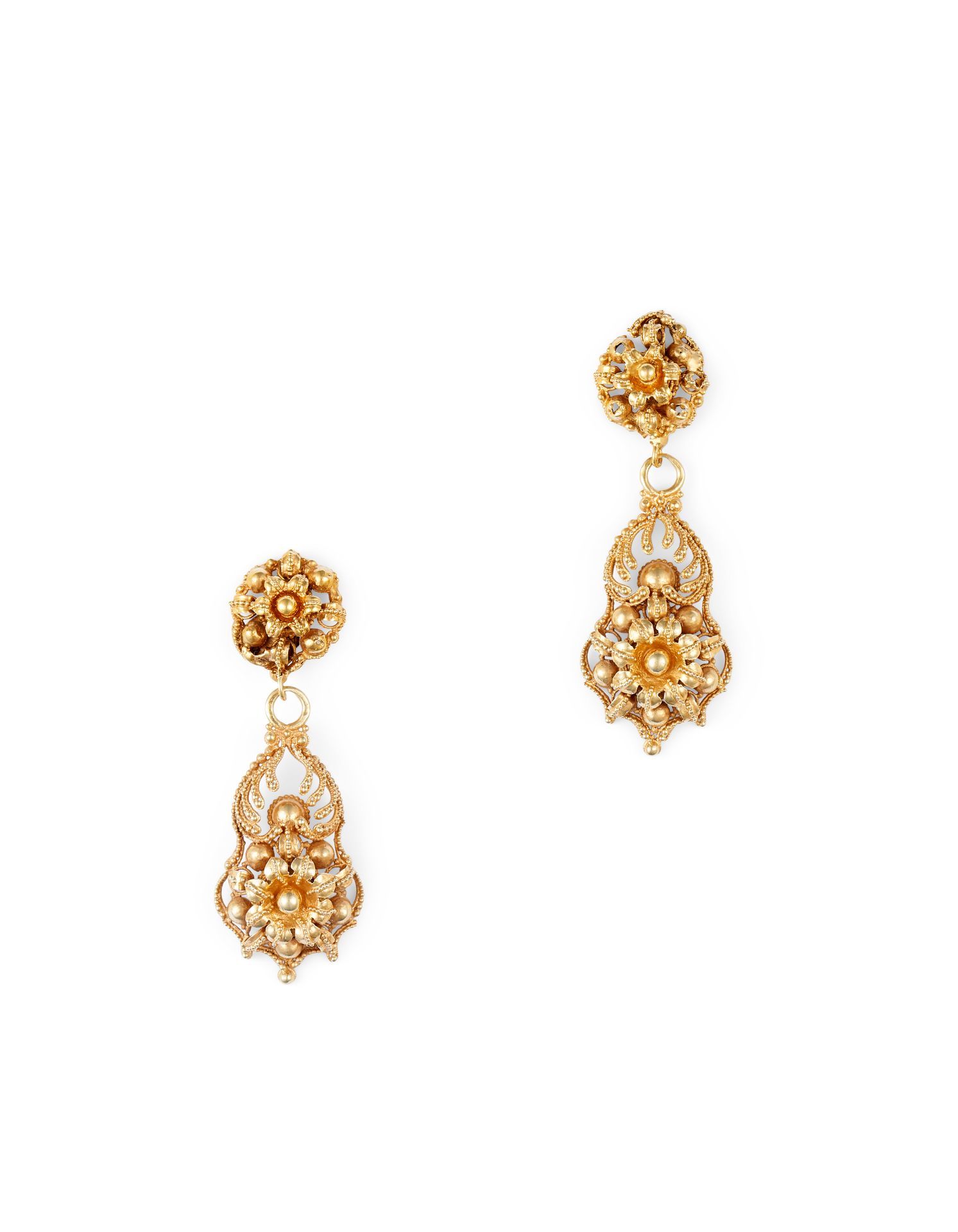 Null FILIGREE EARRINGS In 18K filigree yellow gold with a flower shaped motif.

&hellip;