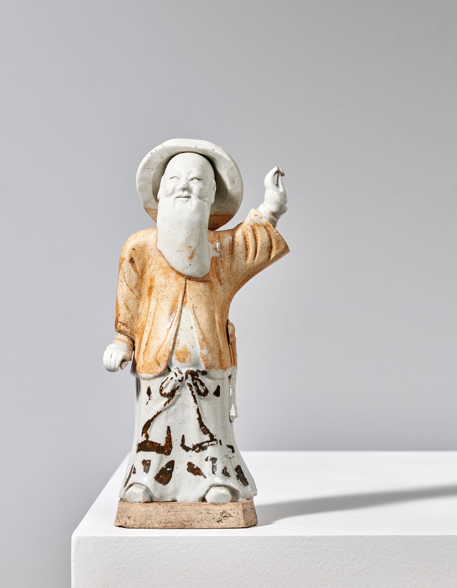 Null A GLAZED BISCUIT WEAR MODEL OF A WISEMAN

Qing Dynasty (1644-1911) 

H: 17,&hellip;
