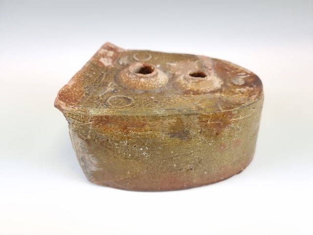 Null CHINA, HAN period (206 BC - 220 AD). Terracotta oven with brown glaze. H: 9&hellip;