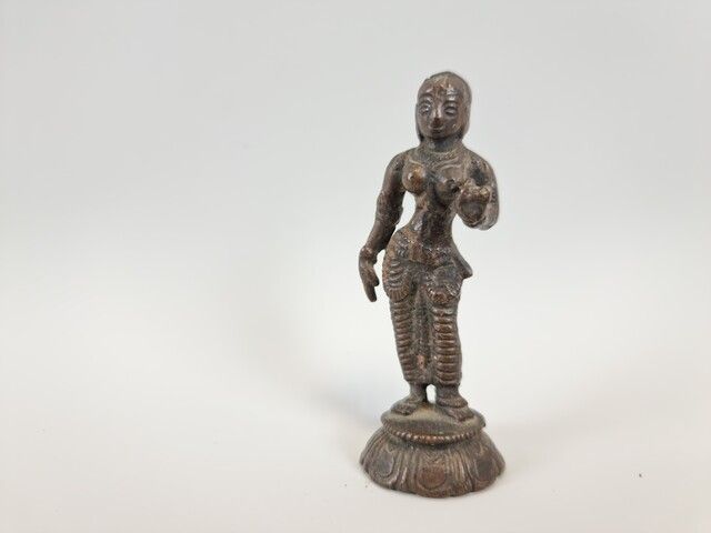 Null BIRMANIE. Statuette en bronze. H: 8 cm