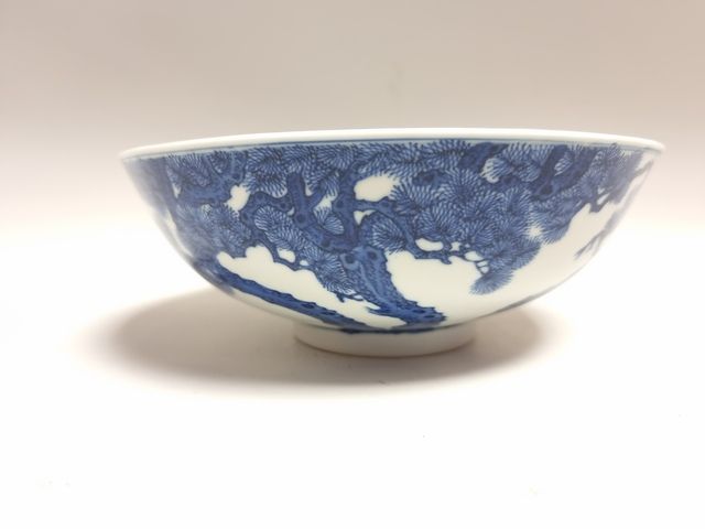 Null CHINE, ép GUANGXU (1875-1908). COUPE sur talon en porcelaine bleu blanc à m&hellip;