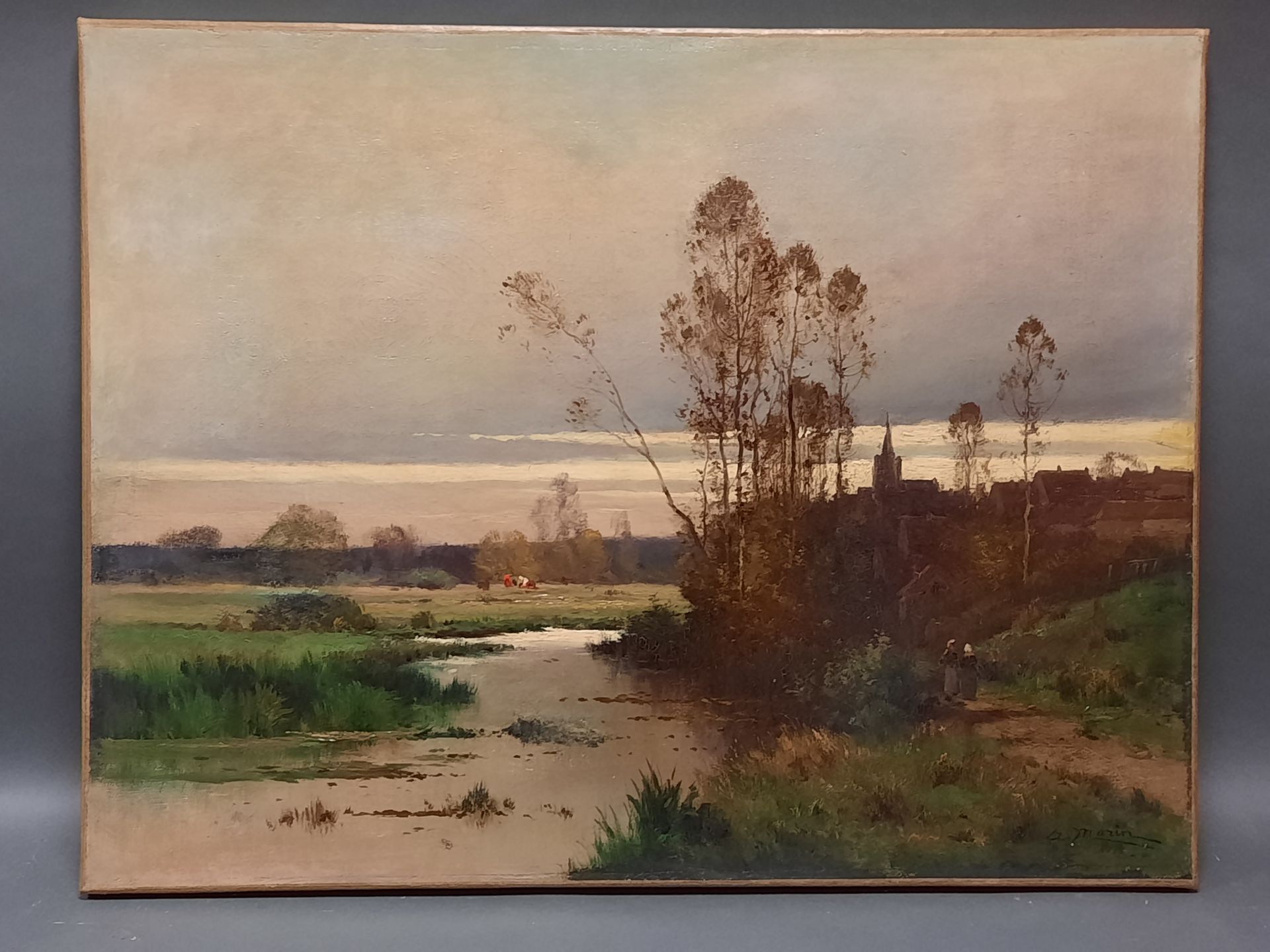 Null 阿道夫-莫林 (1841-约1880)

靠近河流的村庄

布面油画，右下角有签名

50 x 65厘米

无框架

鉴定：巴黎SASU Expert&hellip;