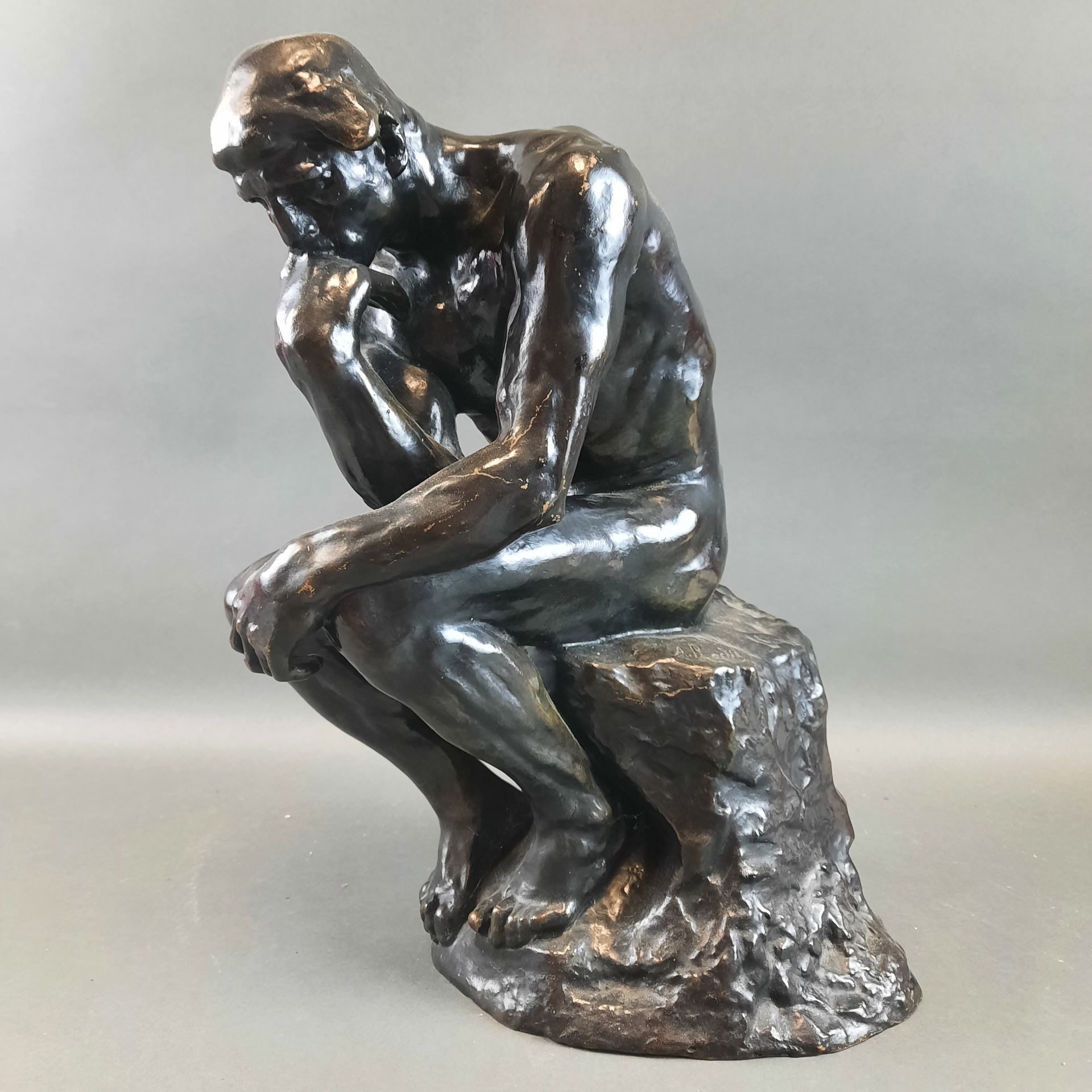 Null Auguste RODIN (1840-1917). Le penseur. Multiple en bronze à patine brune si&hellip;