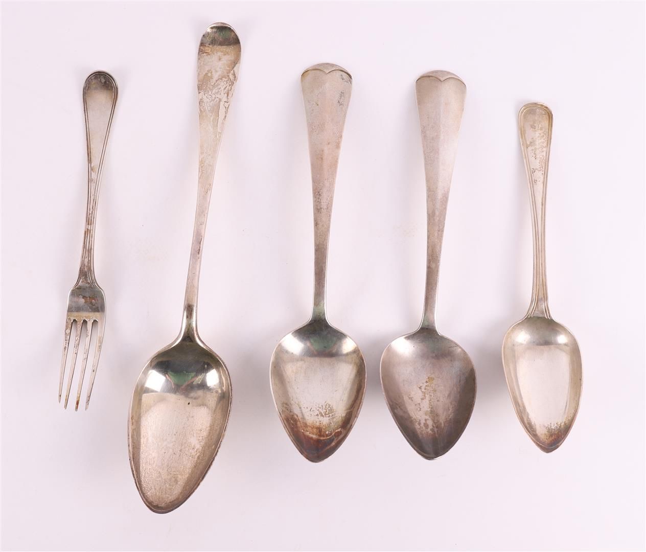 Null A lot of various 2nd grade 835/1000 silver spoons and a fork, early 20th ce&hellip;