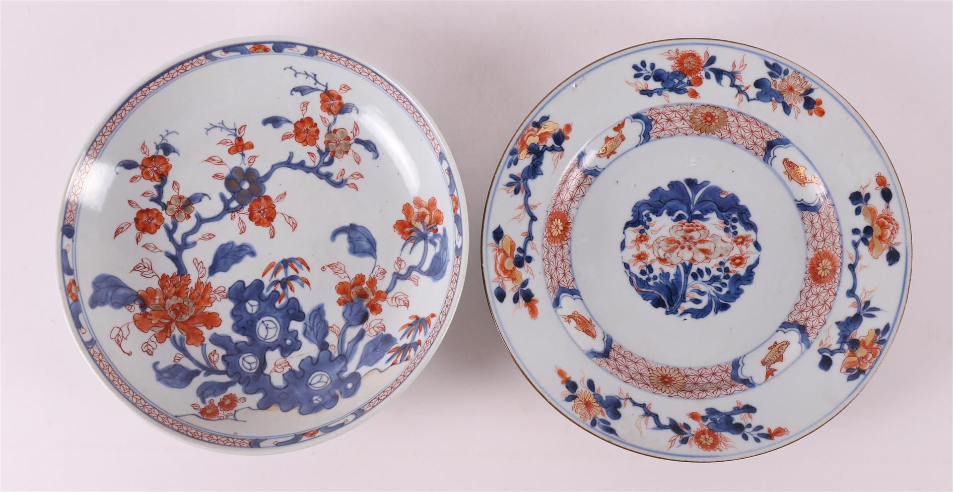 Null 两个不同的中国伊万里瓷盘，中国，18世纪。