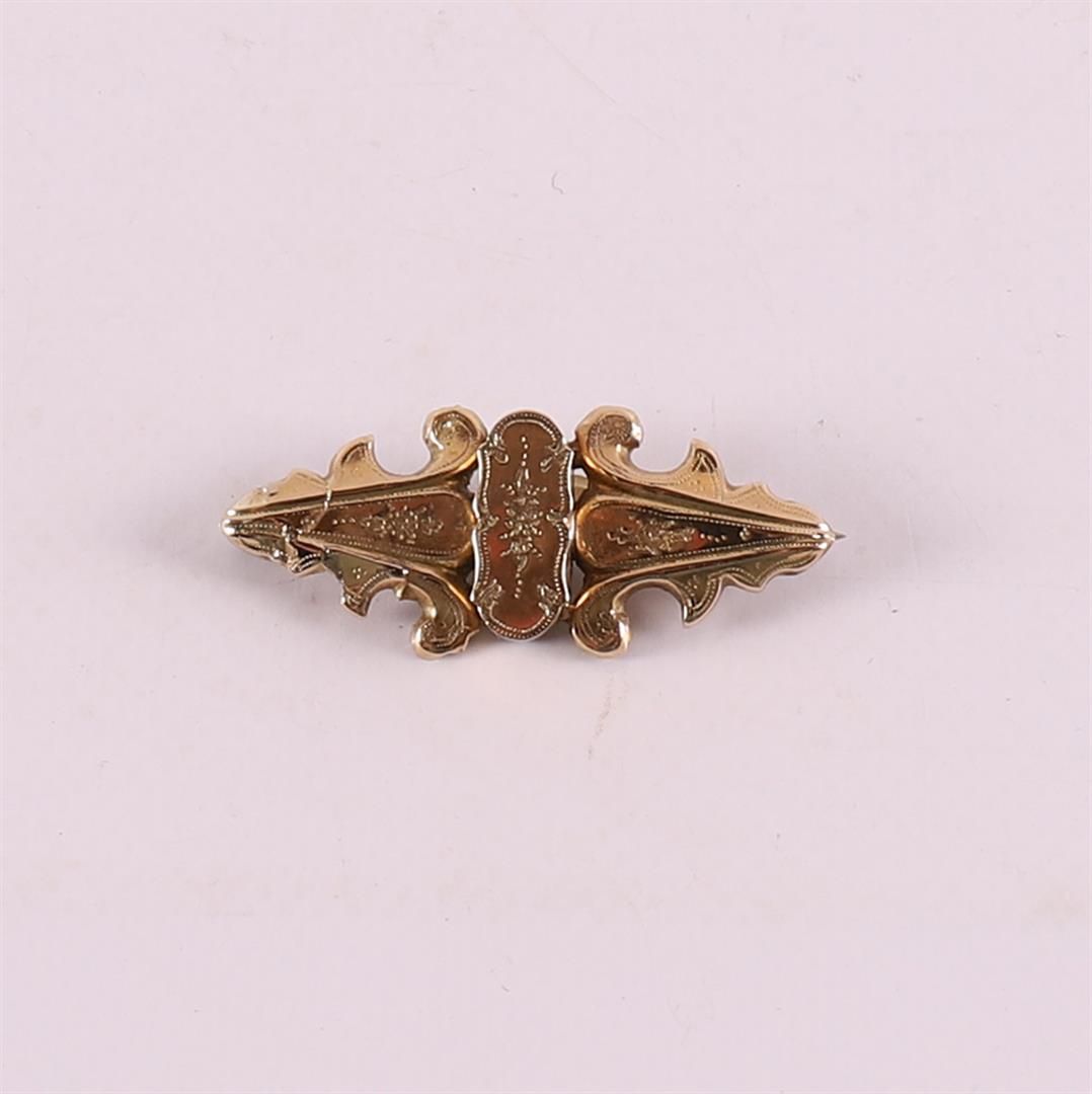 Null A 14 kt 585/1000 gold church book clasp, 19th century.