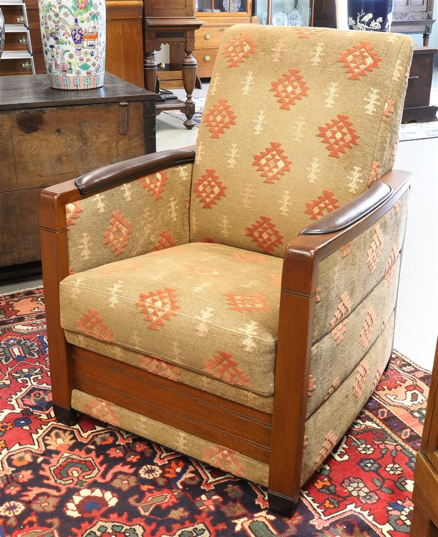 Null Una silla con reposabrazos de estilo Art Decó, de la fábrica Schuitema o de&hellip;