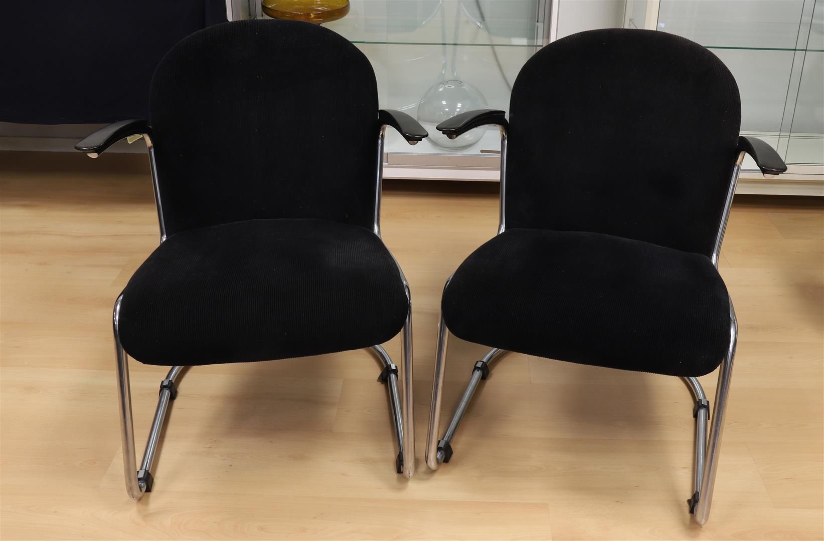 Null Paire de chaises luge 413 RH, design : W.H. Gispen, version Gispen Culembor&hellip;