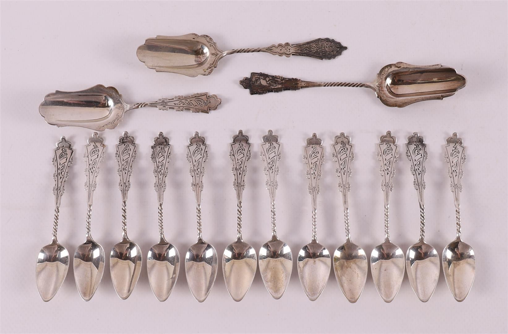 Null Un lotto di vari cucchiaini in argento di secondo grado 835/1000, XX secolo&hellip;
