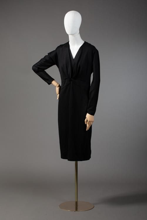 Null *尺寸L DVF - Diane Von Fürstenberg

套装包括。

-羊毛和粘胶缎面中长裙，型号为 "DVF Regina"，为纯黑色。&hellip;