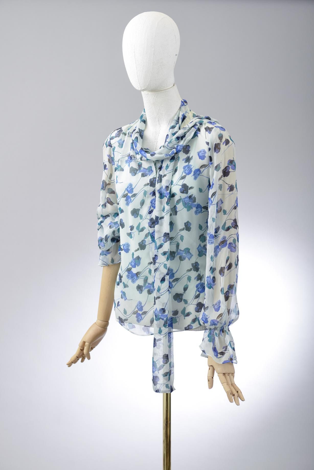 Null *尺寸XS DVF - Diane Von Fürstenberg

套装包括。

-丝质雪纺上衣，型号为 "DVF Tina"，上面印有名为 "Fl&hellip;