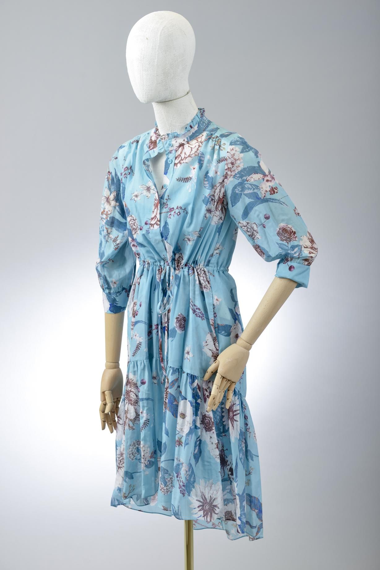 Null *尺寸XXS DVF - Diane Von Fürstenberg

套装包括。

宽松的丝棉纱中长连衣裙，"DVF Davey "型号，"丁香雨 &hellip;