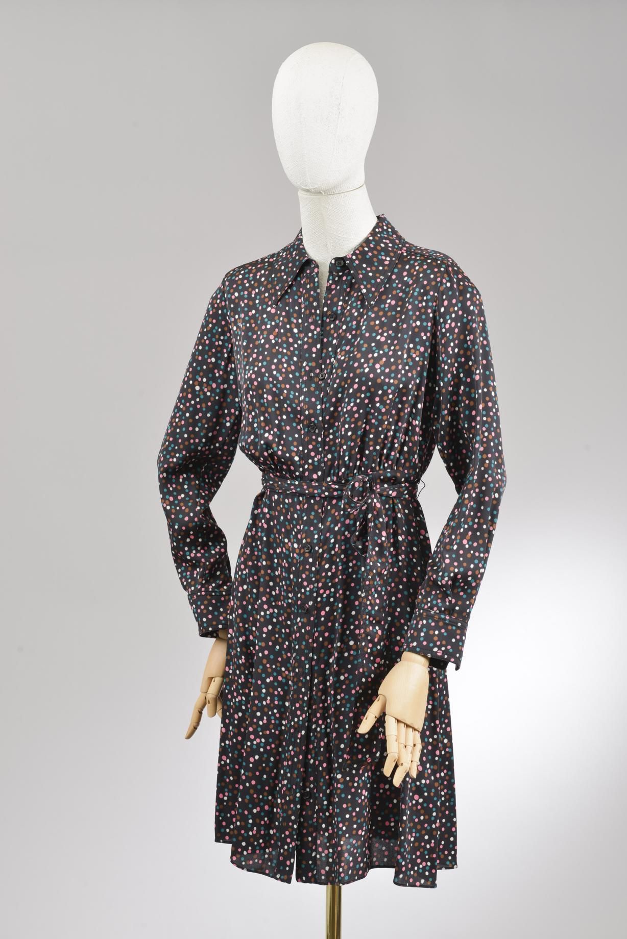 Null *尺寸XS DVF - Diane Von Fürstenberg

套装包括。

-弹性丝质连衣裙，型号为 "DVF Dory"，有一个名为 "Co&hellip;