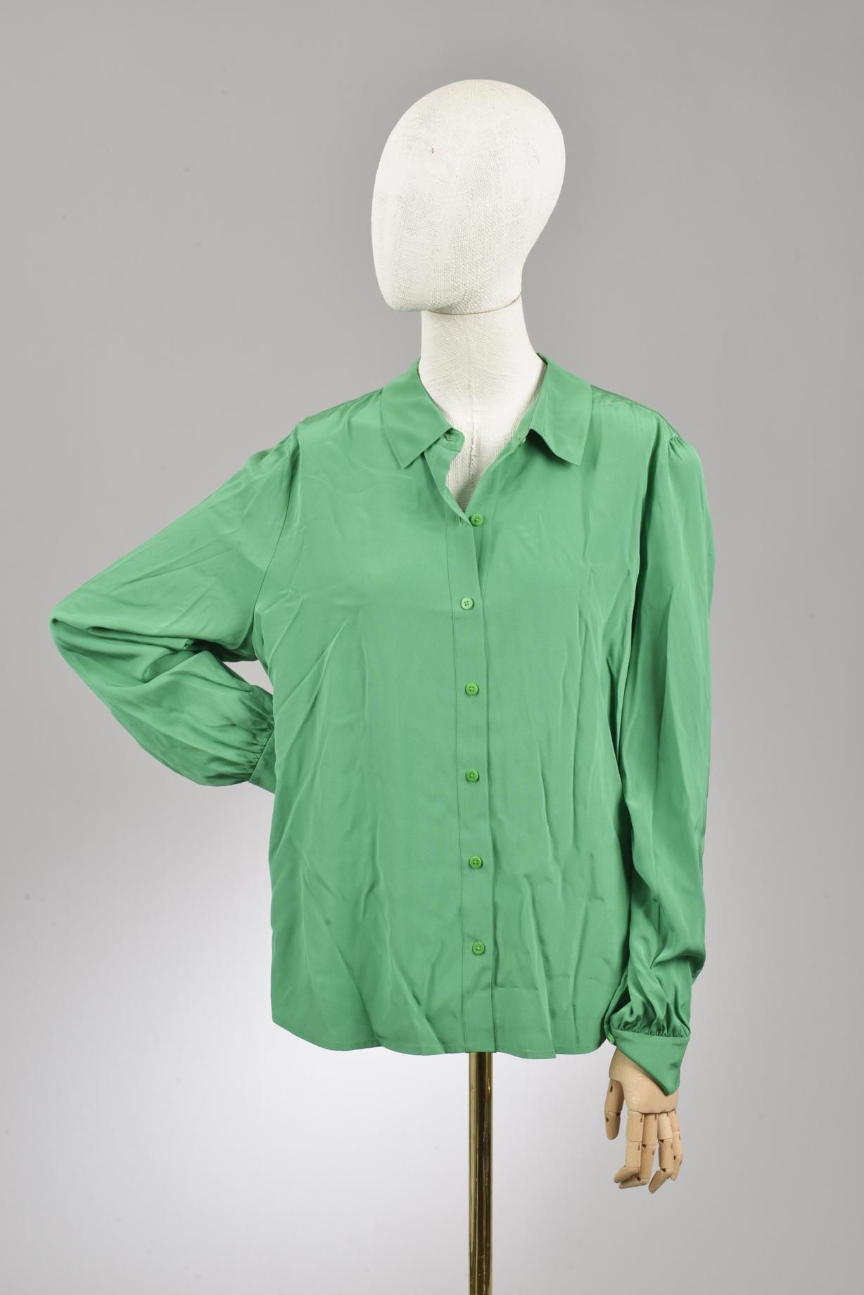 Null *尺寸L DVF - Diane Von Fürstenberg

套装包括。

-丝质上衣，型号为 "DVF Mariah"，为巴西纯绿色。尖领，单&hellip;