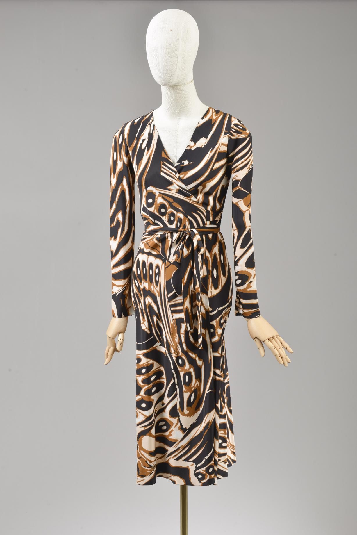 Null *Taglia XS DVF - Diane Von Fürstenberg

Set incluso:

-Wrap dress in crêpe &hellip;