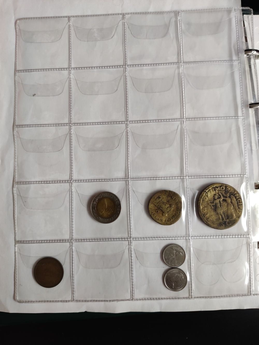 Null 
FRANKREICH 




Lot von 
292 französischen Münzen aus verschiedenen Metall&hellip;