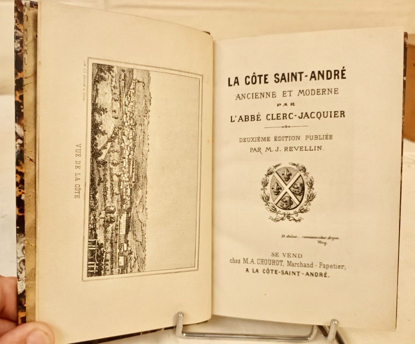 Null 
CLERC-JACQUIER (Abbé Louis). La Côte Saint-André ancienne et moderne. Deux&hellip;